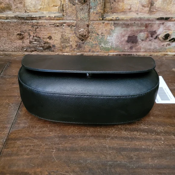 NWT black purse with shoulder strap - Picture 4 of 9